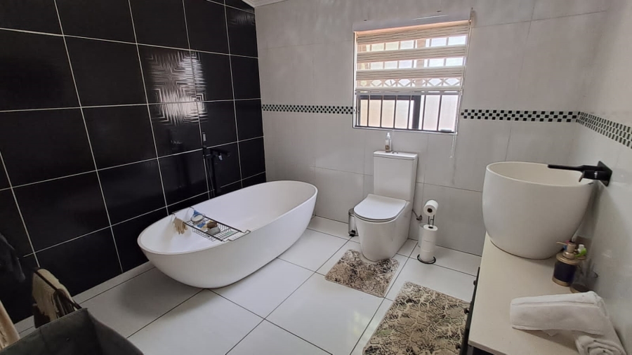 4 Bedroom Property for Sale in Parys Free State
